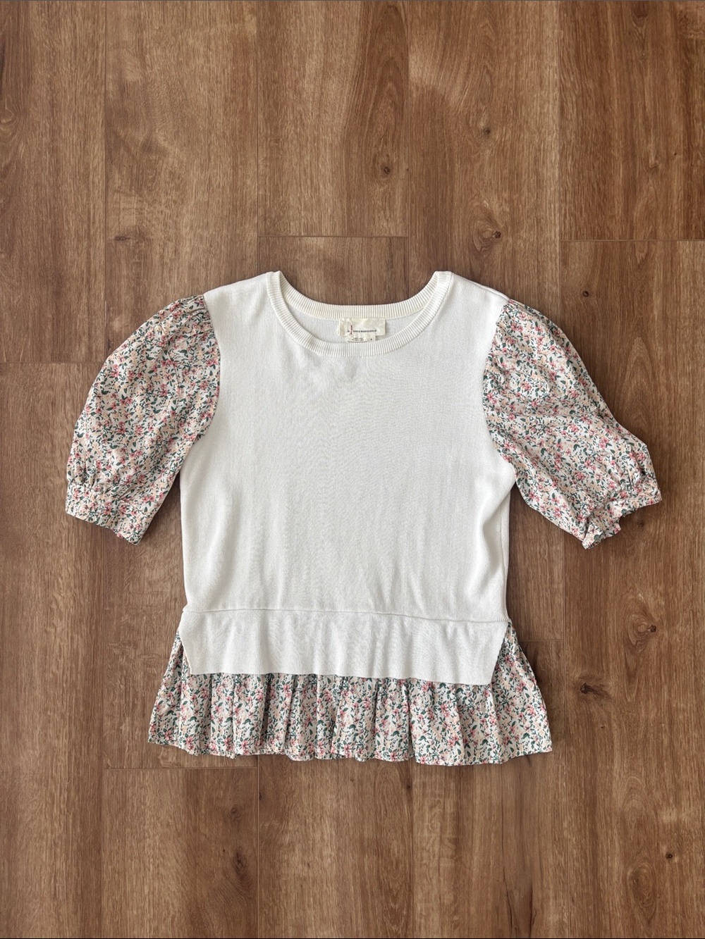 Women’s White Knit Top with Floral Puff Sleeves and ruffle hem by Anthropologie